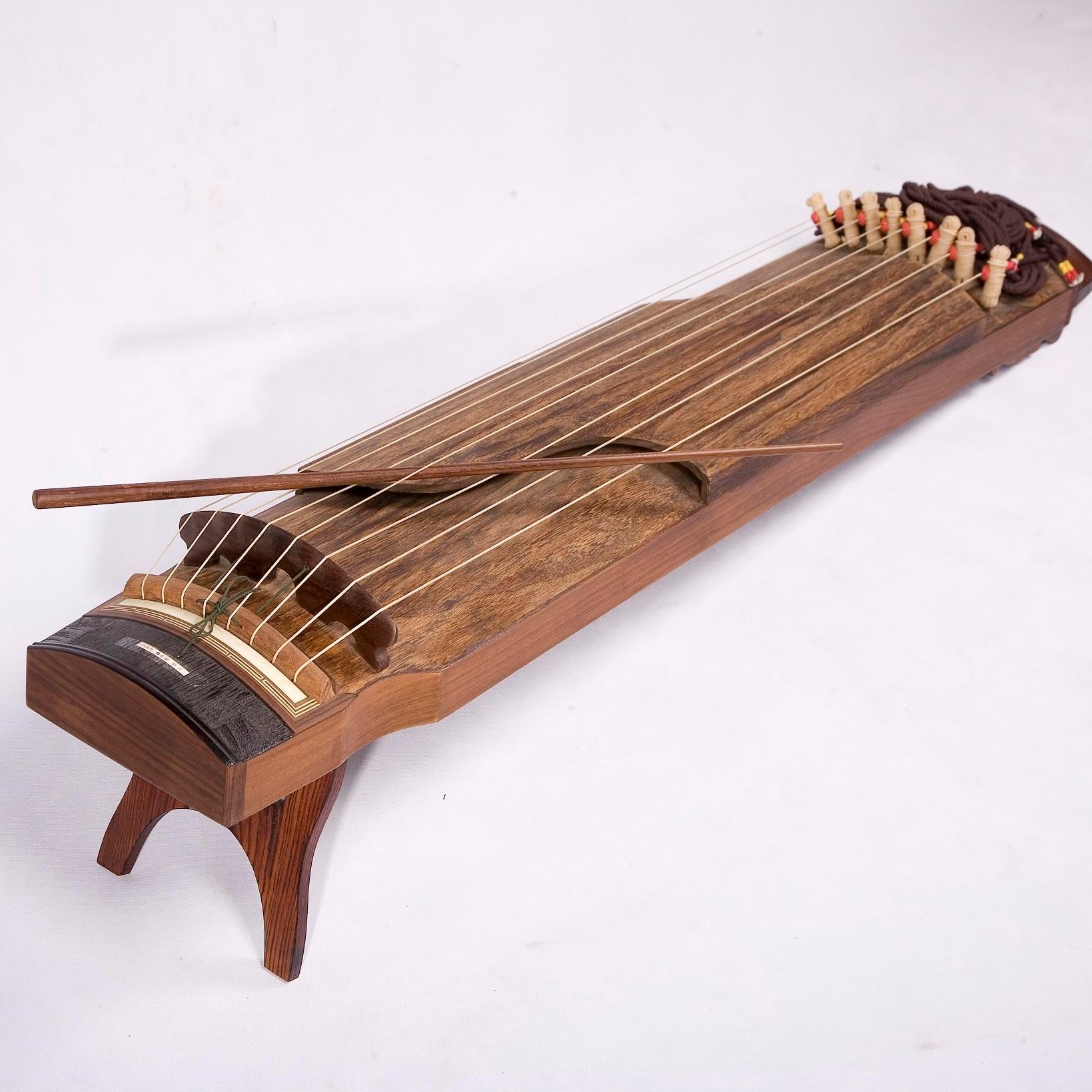 The structure of the zither
