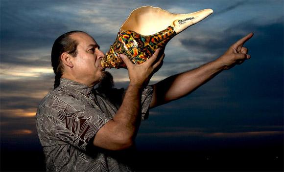 How to play the conch