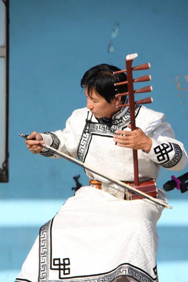 Music to the world - Mongolian Sihu