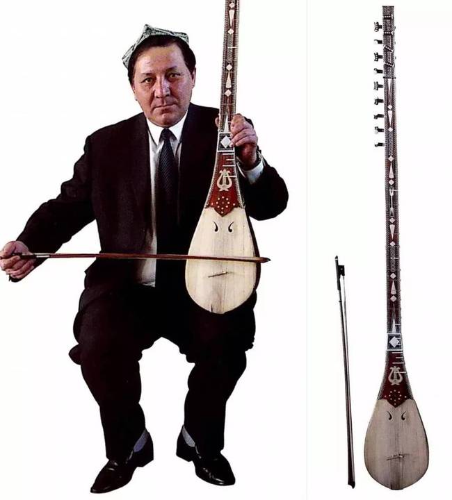 The common ethnic musical instruments in Xinjiang are the stringed instruments