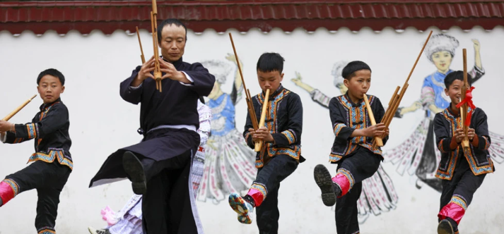 Xinyuan Miao Township Passing Primary School: Campus Blowing Dusheng Inheritance Culture into Class