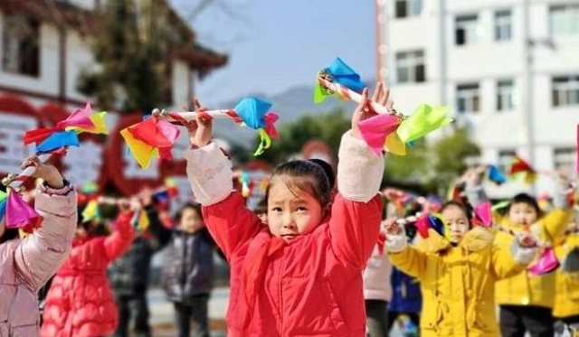 Xuan'en Characteristic Classroom: Using National Characteristic Culture to Build a Minority Characteristic School