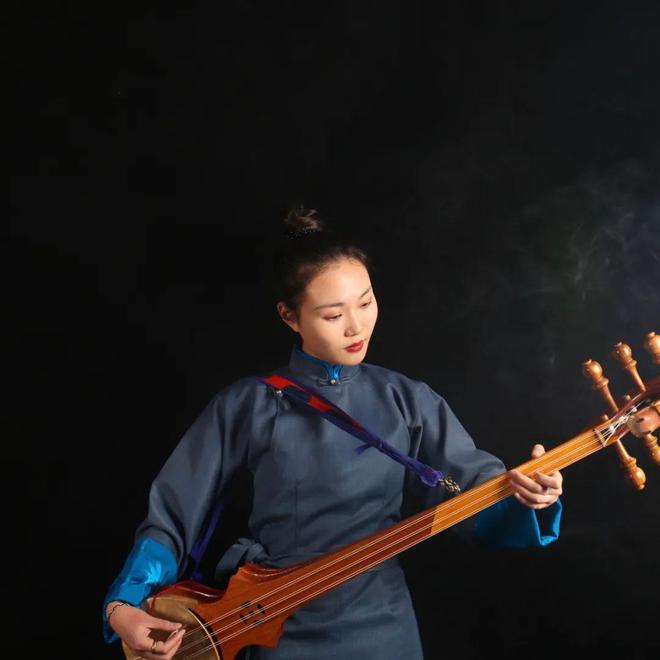 Three years of love between Zhejiang girl Chen Jiawei and Tibetan music