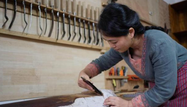 The Guqin Maker in the Field Manor in Guangxi: Traveling to Taiwan to bring the craft back to his hometown