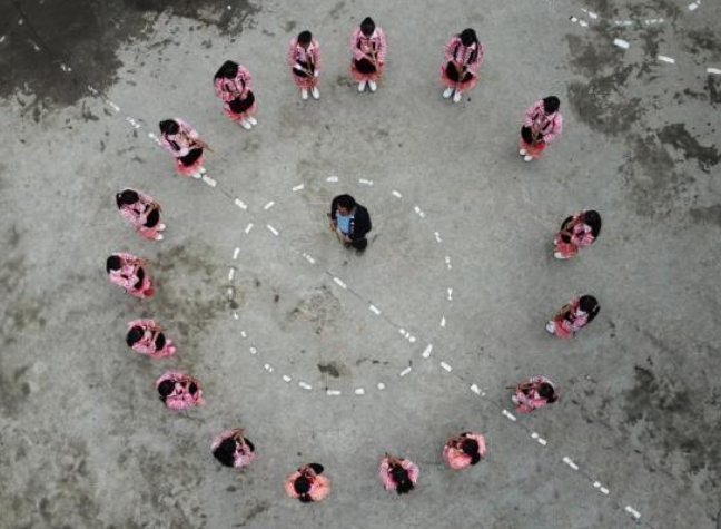 Guizhou Zhijin intangible cultural heritage instrument Sanyanxiao entered the campus to inherit intangible cultural heritage