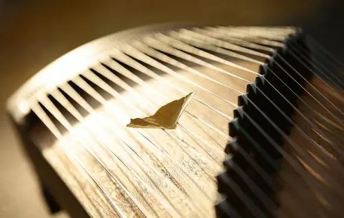 The correct playing skills and methods of guzheng