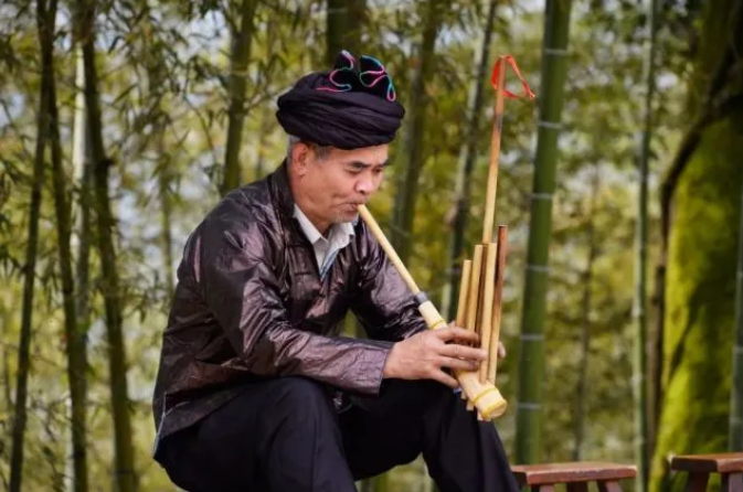 Inherited intangible cultural heritage musical instruments in the deep mountains Lusheng