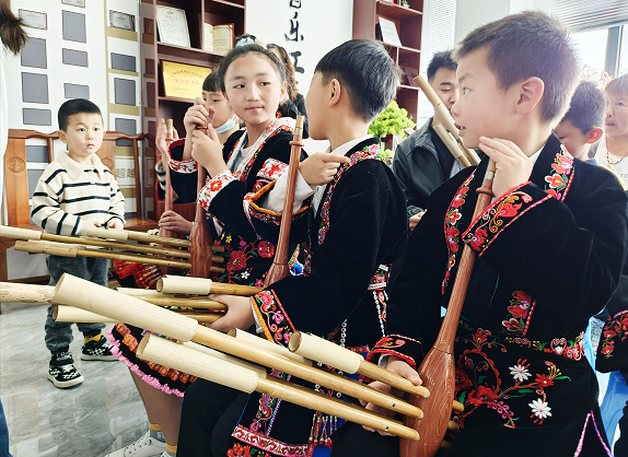 Wangjiashan Community Miao Family 