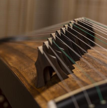 The correct way to open the Guzheng technique 