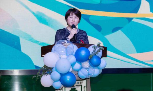 Xincheng Primary School Graduation Ceremony, NTU Senior Sister Sending Blessings on Cloud