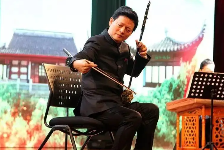 The difference between wolf sound and noise in Erhu