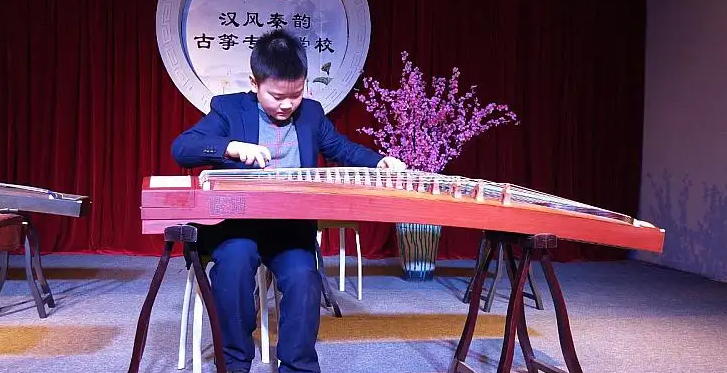 Let children's guzheng learning rise from interest to fun