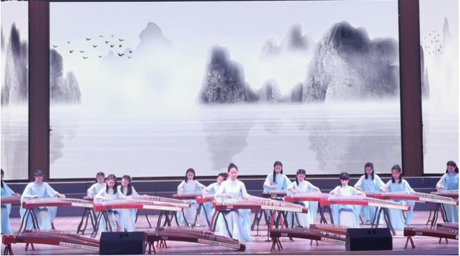 华阴市第一届古筝音乐会顺利举行