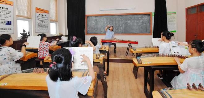 Zhucheng Cultural Center Holds Summer Guzheng Public Welfare Training Course for Minors