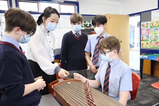 Chinese Week on Campus in New Zealand: Bringing you to know the Guzheng