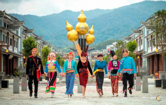 The hometown of cucurbit silk in Lianghe, Yunnan