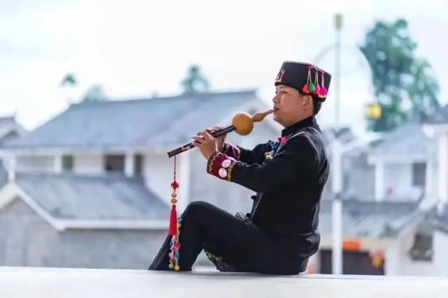 National culture inheritor Ni Kaihong: With cucurbit flute blowing youth striving song