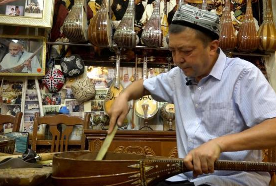 Inheritance and Development of Traditional Ethnic Musical Instruments in Xinjiang
