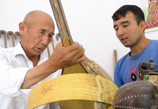 Inheritance and Development of Traditional Ethnic Musical Instruments in Xinjiang