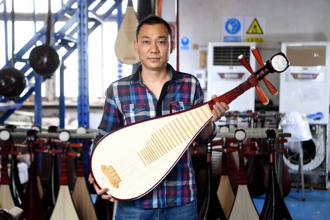 Raoyang County, Hengshui, Hebei Province sends ethnic musical instruments to various parts of the world