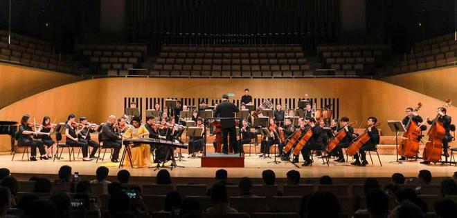 Wang Xiaochen Guzheng special symphony concert: Chen Zheng whistle song bloom in Quancheng