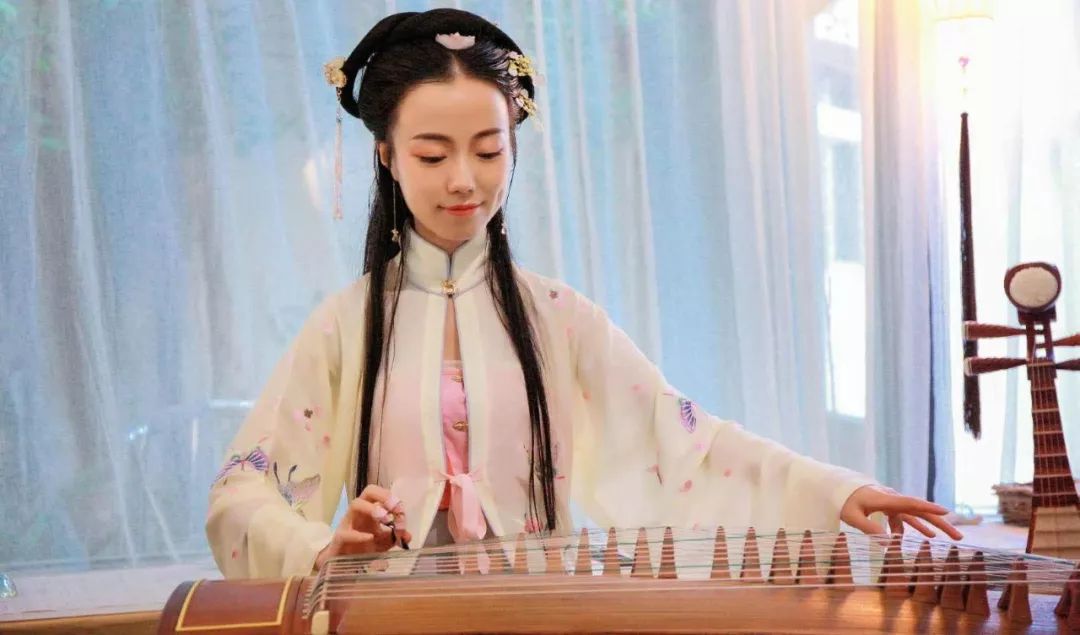 Four points that beginners should pay attention to when learning guzheng