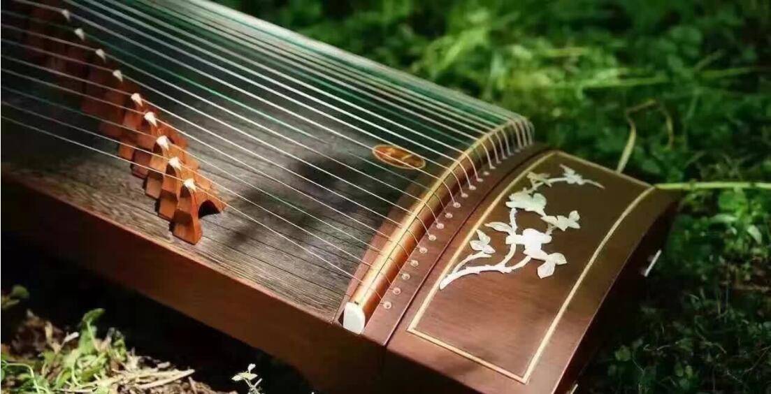 How are the guzheng test pieces graded?
